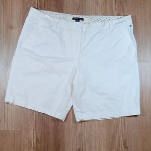 🔹️Tommy Hilfiger White Shorts Size 12